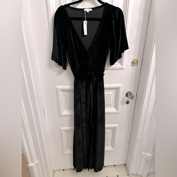 NWT Black Velvet "Meghan" Wrap Dress - Picture 1 of 8
